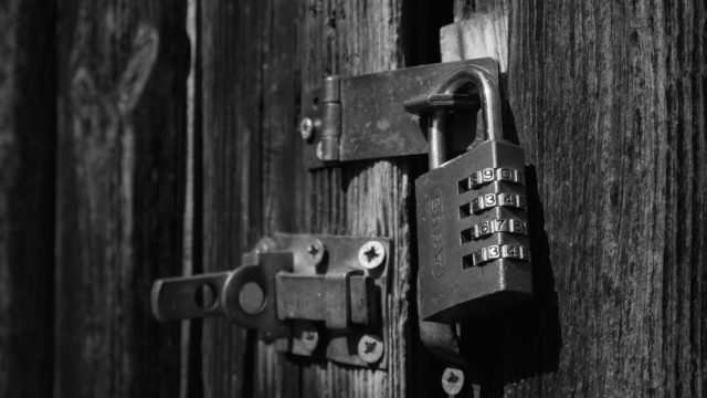 息子の反抗期に終止符を！小学生の反抗期の原因や対処法は？